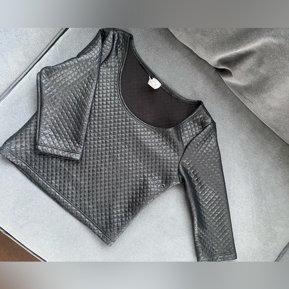 Quilted faux leather long crop top - Picture 8 of 8